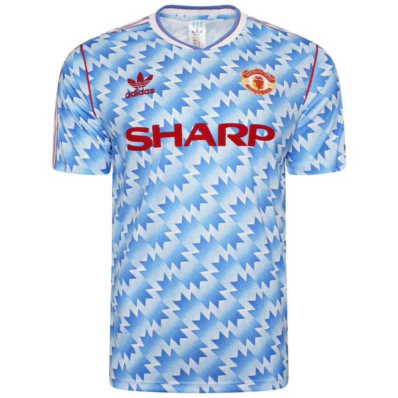 turfstudio_x's tweet photo. Comet 💫... doesn't he look innocent? 

#RealFestiveFC can confirm that disciplinary proceedings are currently being taken against him, for turning up in the wrong kit. He'd been shopping at @shirts_original and turned up in his '92 @ManUtd jersey.

Bloody glory supporter... https://t.co/vML5J1LVxJ