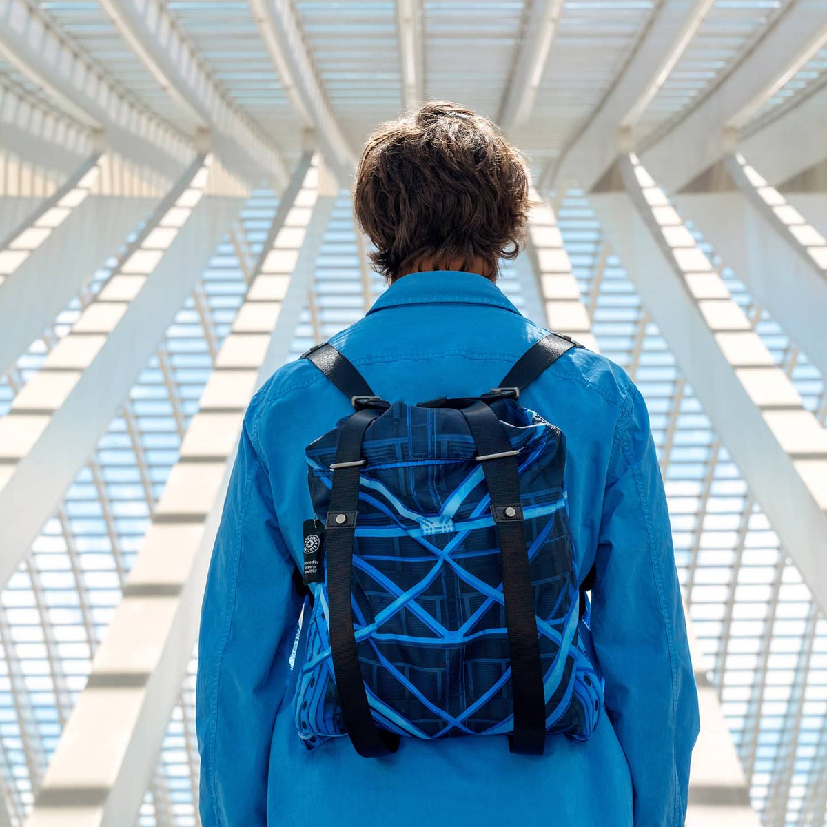 kiplingph's tweet image. Still can't travel? Let your imagination fly high and land in NYC. Wear the architectural marvel Williamsburg Bridge on your back and feel like you're in the Big Apple

#LiveLight 
#KiplingLiveLight 
#Kipling
#StaySafe 
#StayStrong 
#StayHealthy
