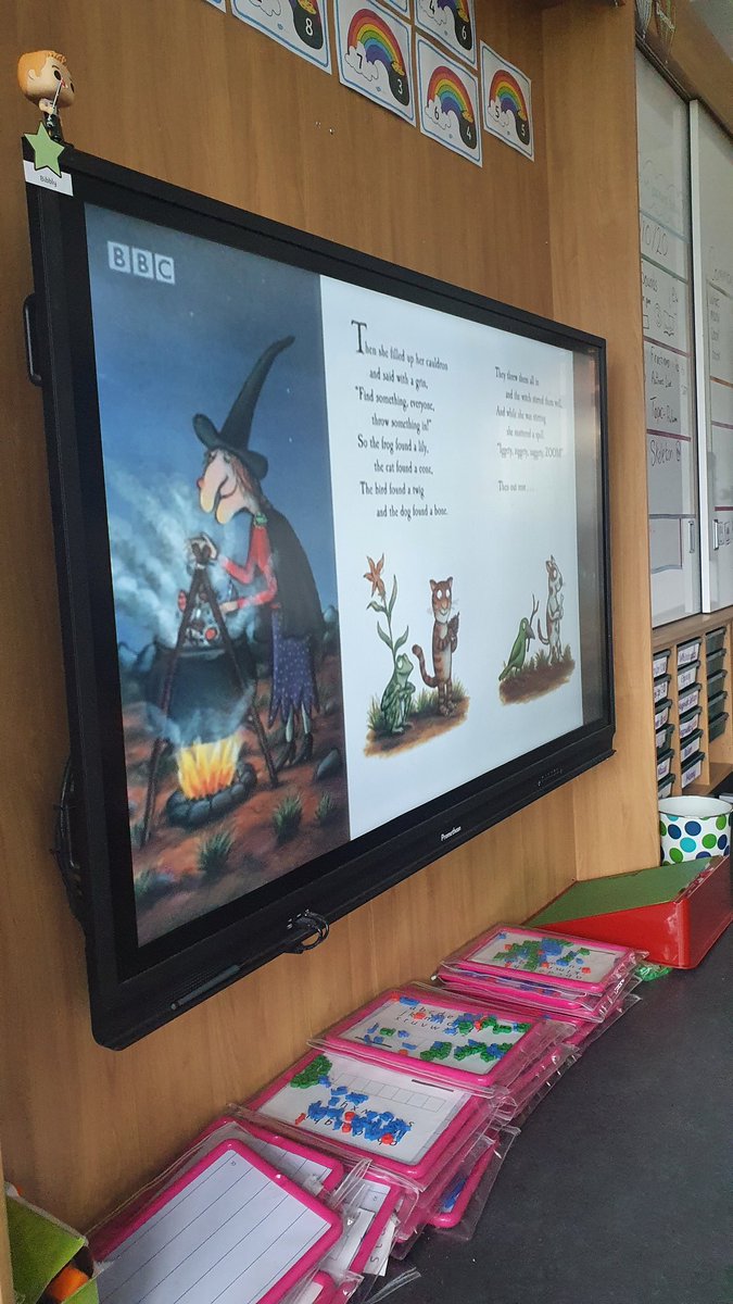 MMccrystall's tweet photo. Primary 3/2 in Kirn Primary are loving this story 😁
#BBCAuthorsLive https://t.co/Joqdp50SN9