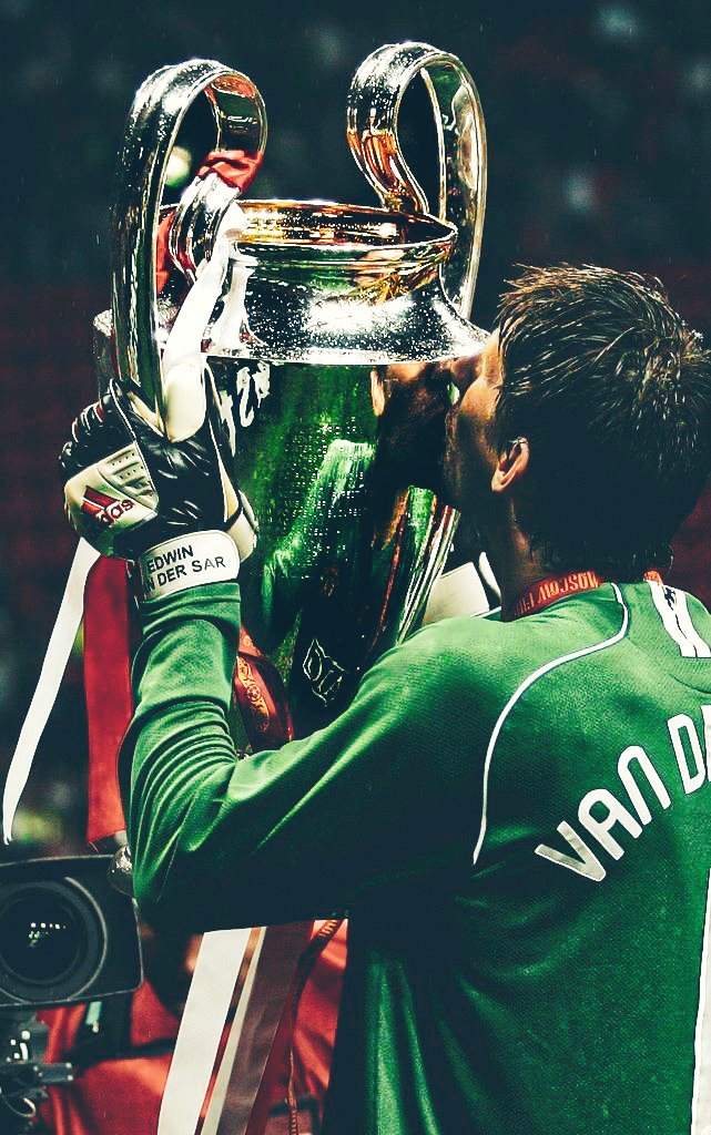 Happy 50th birthday Edwin Van der Sar  .

Living legend 