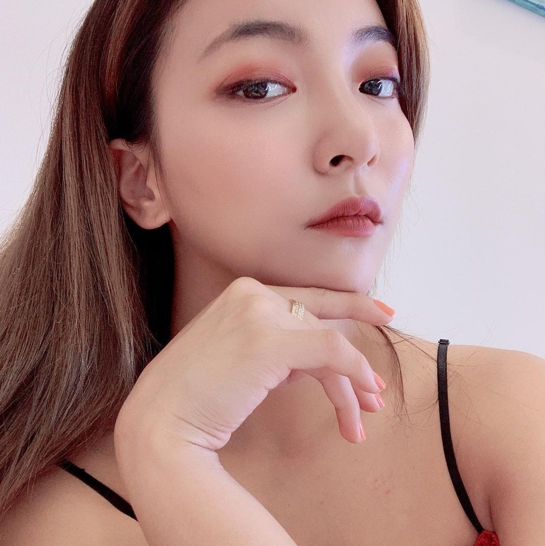 lunavitaminid's tweet photo. Hyun Seung Ah             Kim Ji Young
MakeUp Style                MakeUp Style https://t.co/bmAod0B0Q9