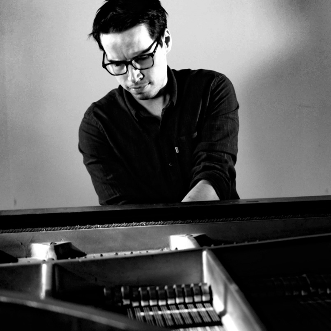 My next single 'Time' will be released at midnight tonight 🎹 It is part of a bigger album project called ‘Connections‘ as I was inspired to write about the connection between ourselves, others and nature 🌱🌎

#Piano #ClassicalMusic  #Pianomusic #Pianist