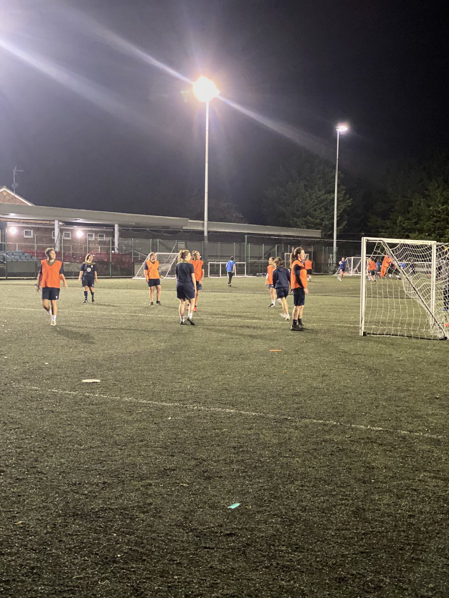 HitchinTownWFC's tweet photo. Both squads working hard in training last night ๐๐ #shecanplay #HTLFC https://t.co/RvL9CxhnUH