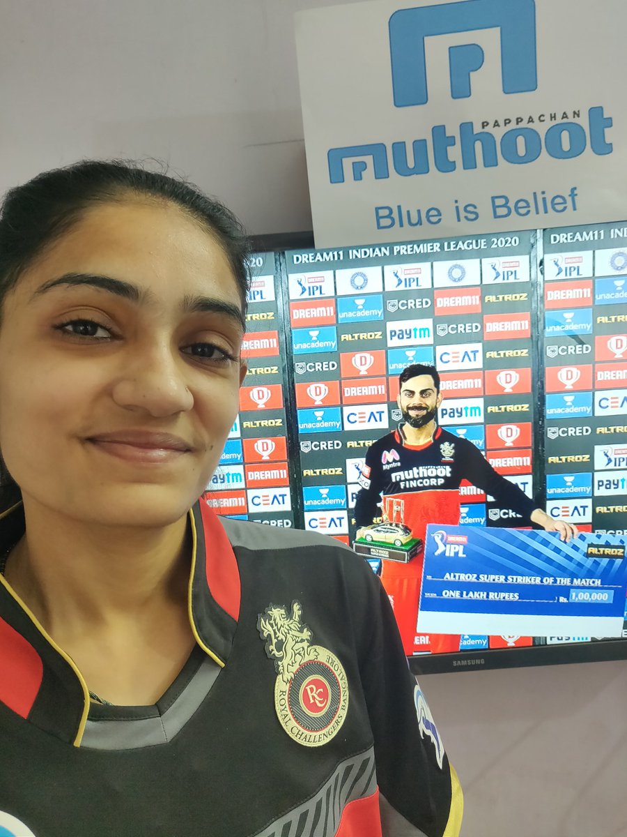 ImPriyanka199's tweet photo. @MuthootIndia Die heart fan of #RCB 
cheers for RCB every season ❤️❤️❤️❤️
We will win🏆 

#HappinessHaiInterestFree @MuthootIndia
#RCB2020 #CricketFever #CricketLover #CricketForLife #ViratKohli #KohliFans #LoveKohli #CricketMatch #Gold #PlayBold 

@Priti_Rathod123
@sagarzala3060
@zala_vanita https://t.co/nhhLQoS9aA