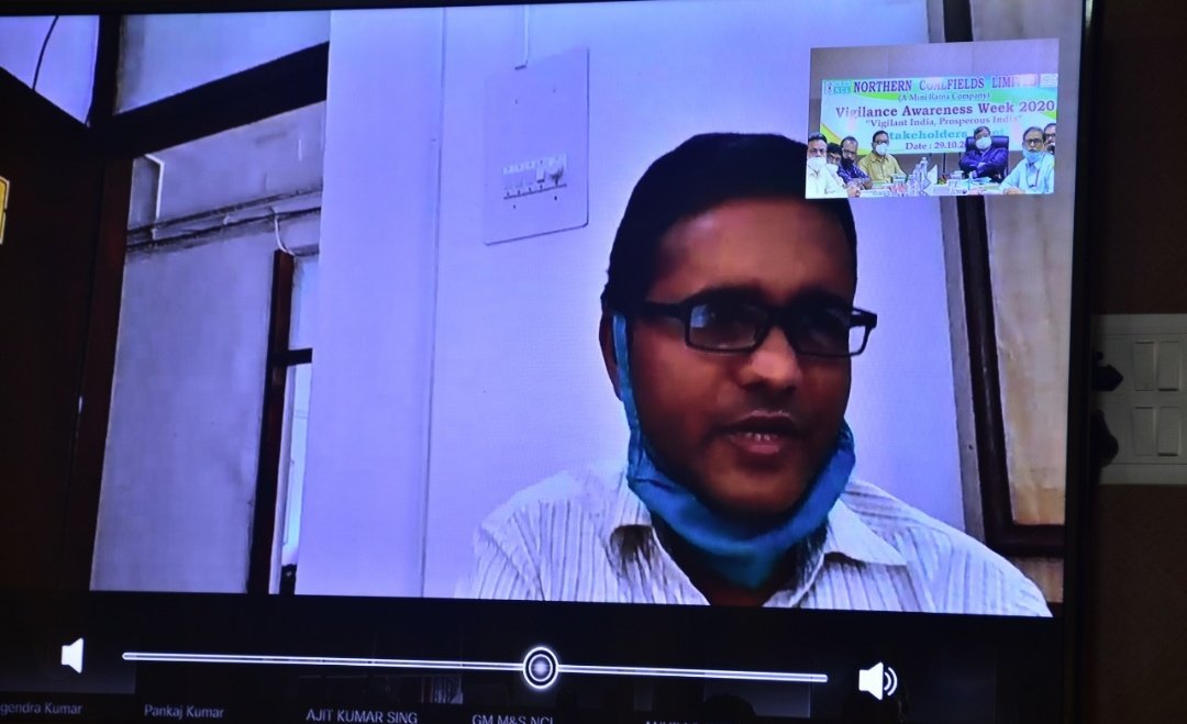 NCL_SINGRAULI's tweet photo. NCL organized stakeholder's meet under ongoing Vigilance Awareness Week on Thursday. The suggestions were taken and queries of various stakeholders were resolved, who joined the meet through video conferencing. Dir(Pers), Dir(Tech/Op), and HoDs of NCL attended the meet.
#VAW2020 https://t.co/NY2bxzUDaE