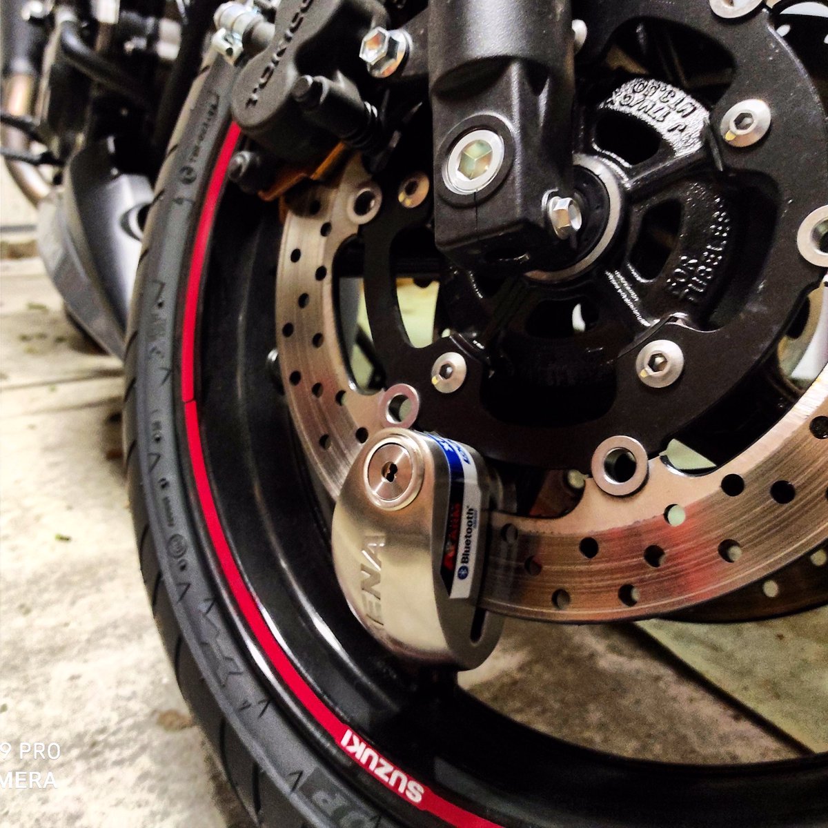 xenasecurity's tweet image. Merci beaucoup to the new XENA owner in Roques 🇫🇷 for the sharp shot of his new XX10 BLE XENA smartphone-controlled disc-lock alarm on this 2020 @suzukimotofrance SVX650... #xenalocks #moraco #xenasecurityeu #xenasecurity #motorcyclesecurity #lockandloud #disclockalarm