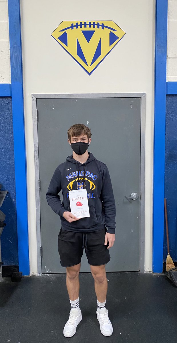 MahopacFB's tweet photo. Today we recognize OUR @MahopacFB “Leadership Council” Class 2022! @antdematteo15 @mharneyjr @ReillyR34 @RyanRondeau1 @Adam10174 Stephen Perrone
#PACFBLC #HardHat #MaskUp
@MahopacSchools @PacHS_Principal @Mahopac_AD @PacFootballMSA @MMS_PACPride https://t.co/iTj1Zdq1Ox