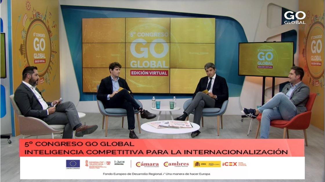Nuestro programa sigue con la mesa redonda: 'inteligencia para exportar'🌐
🗣Sergio Revelles, sales director de Energy Sistem
🗣Roberto Solsona, director comercial EMEA de Frost-trol, S.A.
🗣Rafael de Tomás, CEO de AgriTecno
🗣Modera: Anselmo Ríos: Ceo de Redflexión Consultores