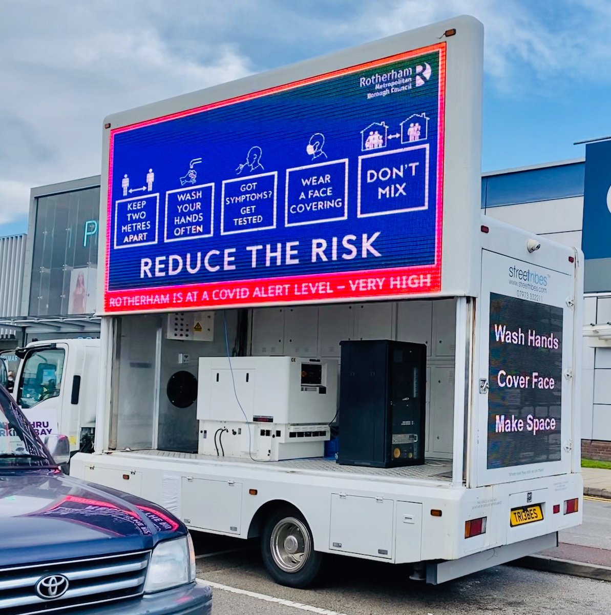 IsuzuTruckUK's tweet photo. It's good to see one of our N65.150 Trucks being used to spread Covid-19 awareness across the country. 👏

Street Tribe provide hydraulic LED screens for advertising, brand awareness, and much more.

#Isuzutruckuk #Reducetherisk #Trucksforlife #Spreadingawareness #Streettribe https://t.co/vTDrQRHdIh