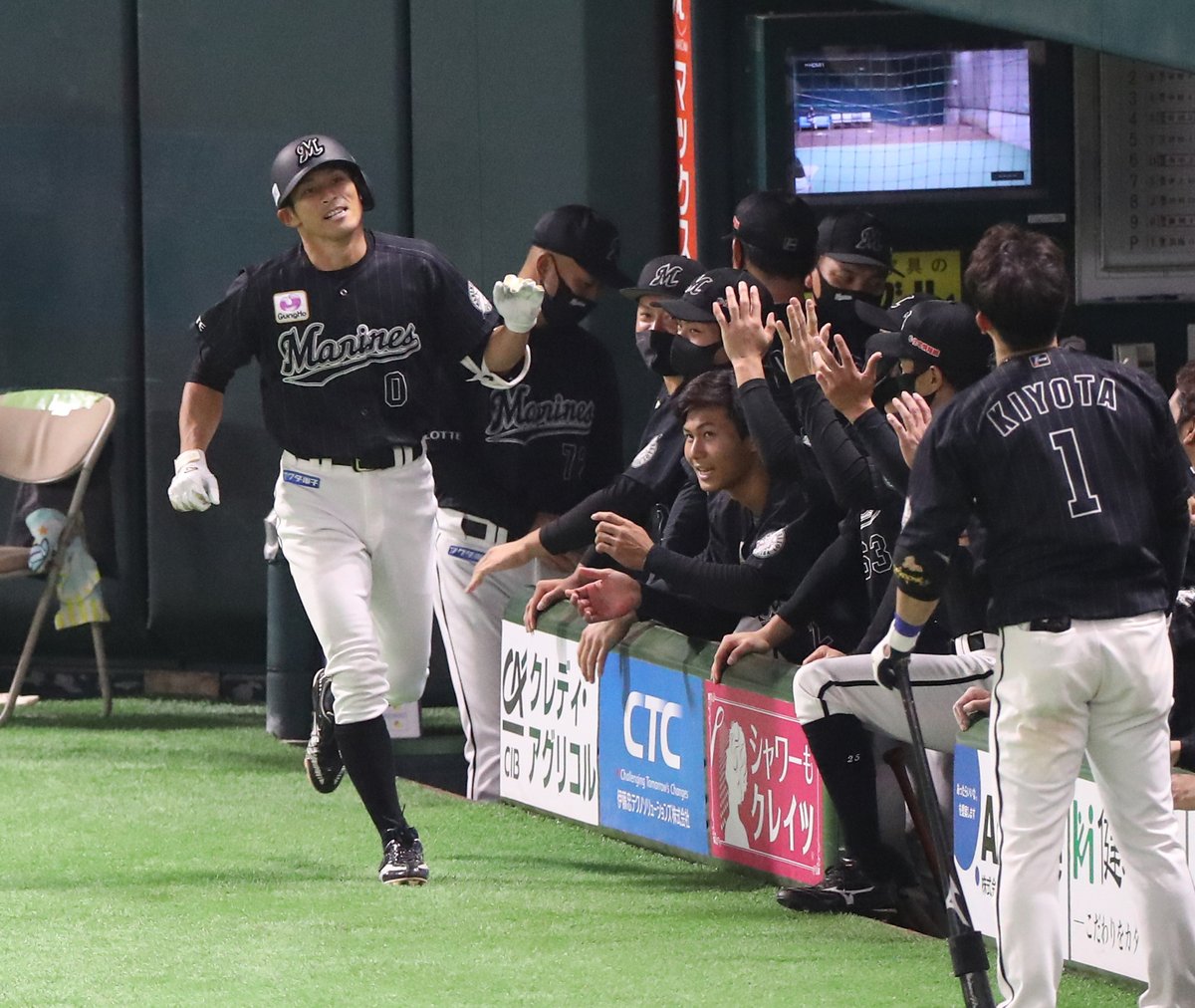 chibalotte's tweet photo. 【10/29 M3-4xH】
荻野貴選手、井上選手が本塁打を放つも最終回にサヨナラ負け...。
先発の美馬投手は7回1失点の好投でした。

▼本日の成績はこちら
https://t.co/oBUsf8kqZg

#chibalotte https://t.co/YPDM1K3eRs