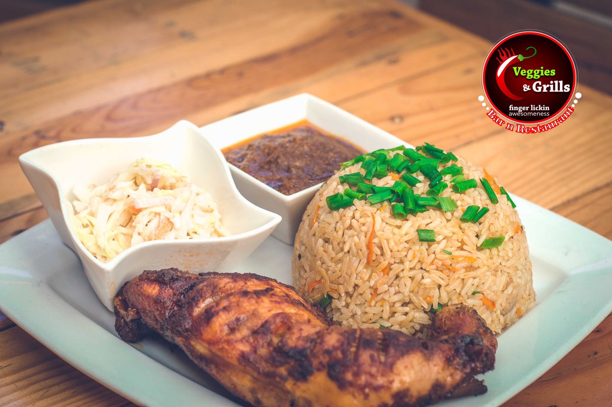 veggiesngrills's tweet image. Rice,Chicken and Everything nice. 
Find bliss in this plate only at Veggies &amp;amp; Grills..#friedrice #grilledchicken #grill