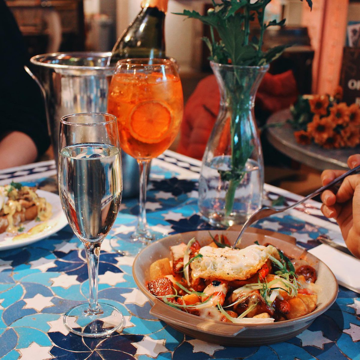 Grab your Amigo's and book in for our famous Bottomless Brunch served from Wednesdays-Sundays! 

Book here: revoluciondecuba.com/book/