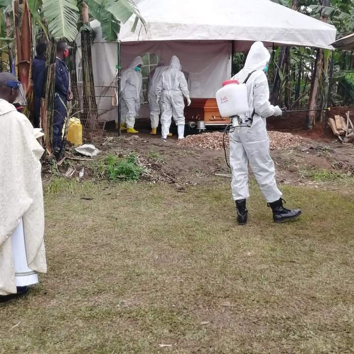 ToraBert's tweet photo. Romans 14:8;For if we live,we live to the Lord and if we die,we die to the Lord,So then,whether we live or whether we die,we are the Lord’s,so our fallen soldier @ShabanBantariza has been buried in Katorogo village Nyakatsiro parish Bitereko sub county Mitooma district #RipCol https://t.co/zGFeu3rzH0