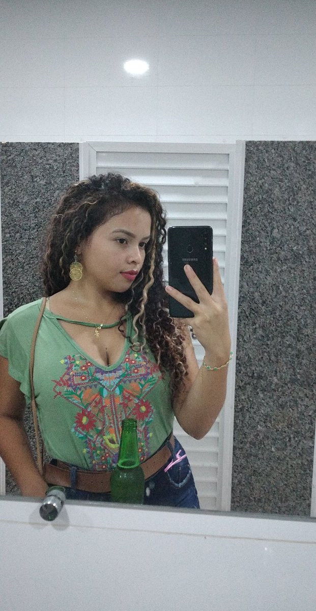 Robertabesta's tweet photo. #cortapra18🔞🥳 https://t.co/TO9gtZGaiX