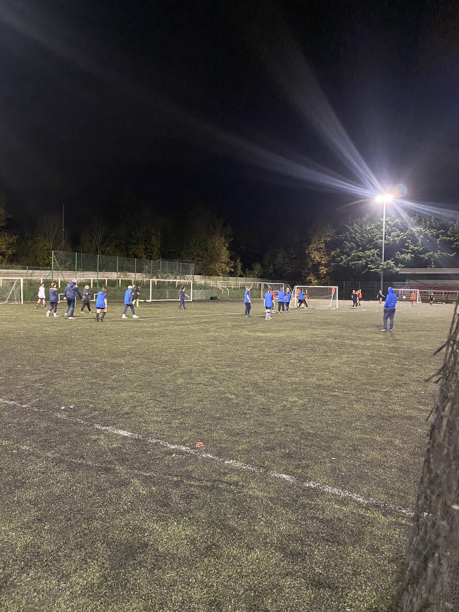 HitchinTownWFC's tweet photo. Both squads working hard in training last night ๐๐ #shecanplay #HTLFC https://t.co/RvL9CxhnUH