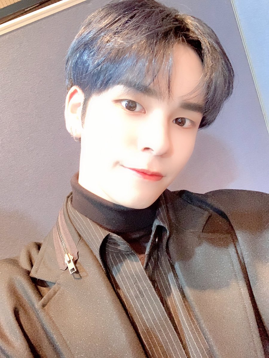 CRAVITY_twt's tweet photo. 러비티 잡으러 가야지👻
#크래비티 #세림 #포토바이_민희 https://t.co/jbyXIKWCLA