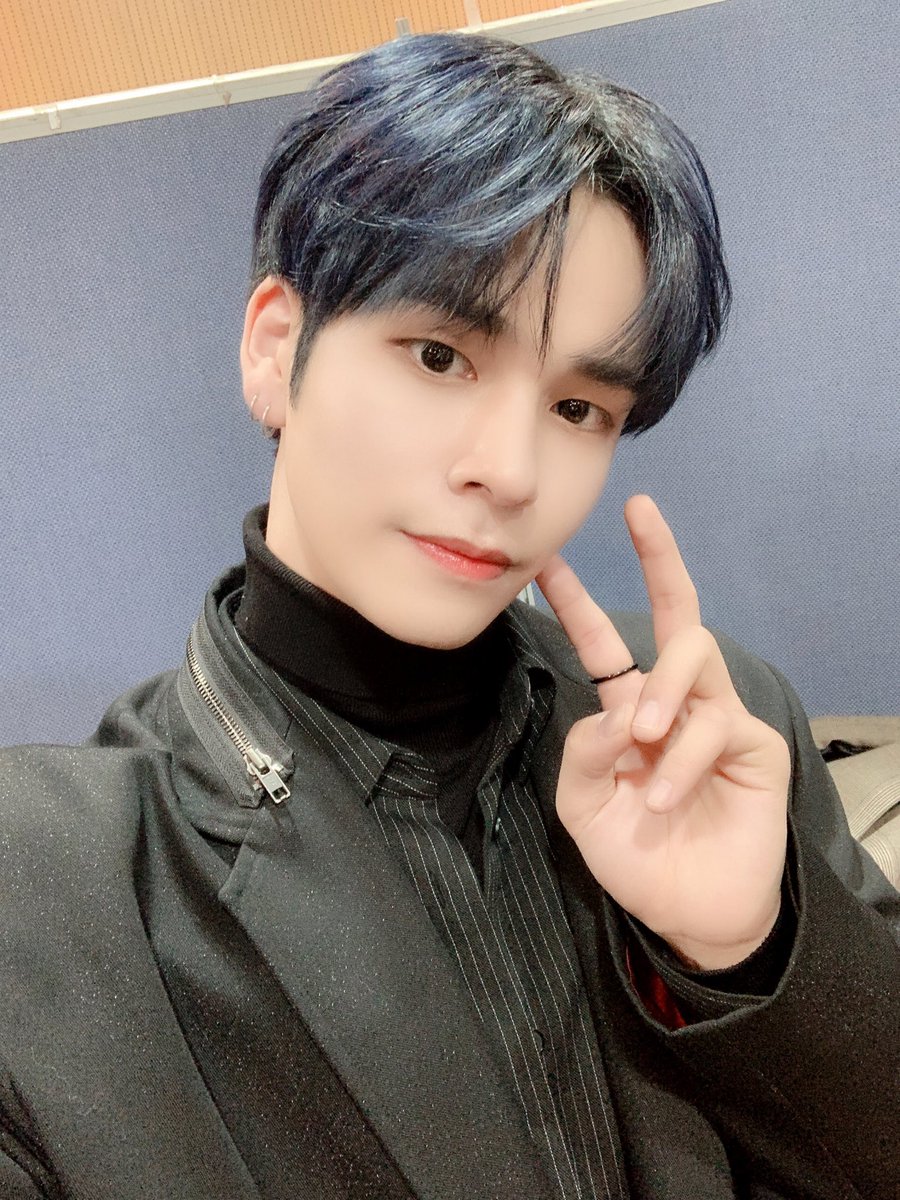 CRAVITY_twt's tweet photo. 러비티 잡으러 가야지👻
#크래비티 #세림 #포토바이_민희 https://t.co/jbyXIKWCLA