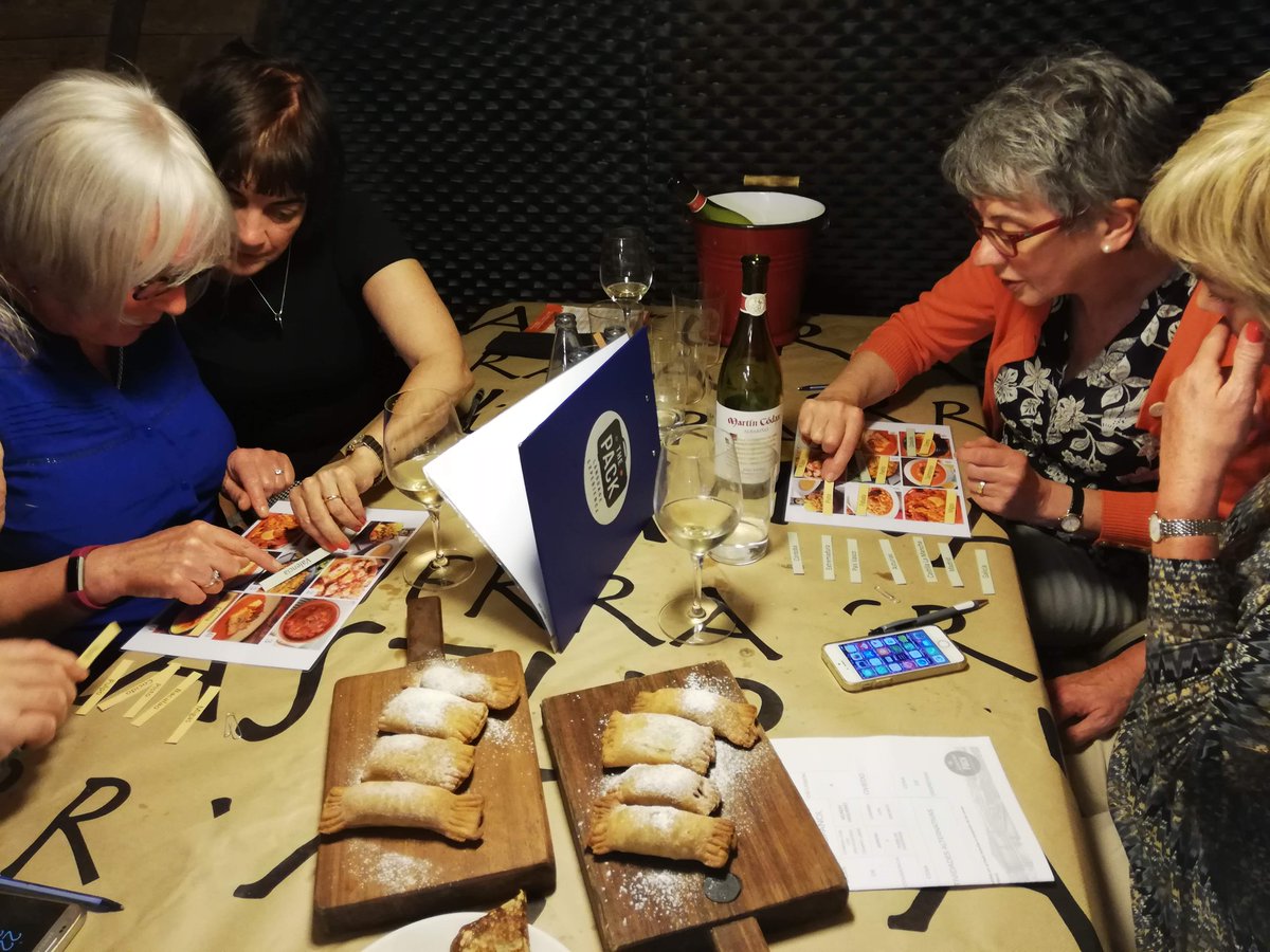 thepacklanguage's tweet photo. There is no better way to start our #languageholidays in #Asturias than tasting local products while playing a quiz… inside a barrel!
#tbt #Spanishforadults #languageexperience
#Spanishholidays #Spanishcourse #Spanishlessons #LearnSpanish #SpanishinAsturias #turismoidiomatico https://t.co/hDaErhQMWK