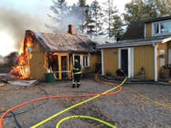 ColdCutSystems's tweet photo. We received a message from our friends at the Fire and Rescue Service in Halmstad, about two recent operations. In both cases, the #cuttingextinguisher had been used successfully to save two homes. https://t.co/I0ZnbBJhRf #coldcutcobra #coldcutsystems #UPHL https://t.co/2PFaYLa4Mn