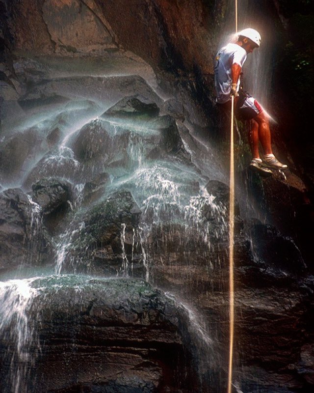 edu_walkabout's tweet photo. Cachoeira do Bissoli. Torrinha, interior de São Paulo #torrinha #interior #saopaulo #sp #travel #viagem #turismo #fotografia #photography #walkabout #cachoeira #waterfall #rapel #canyoning #canionismo https://t.co/bACs9Xvo90