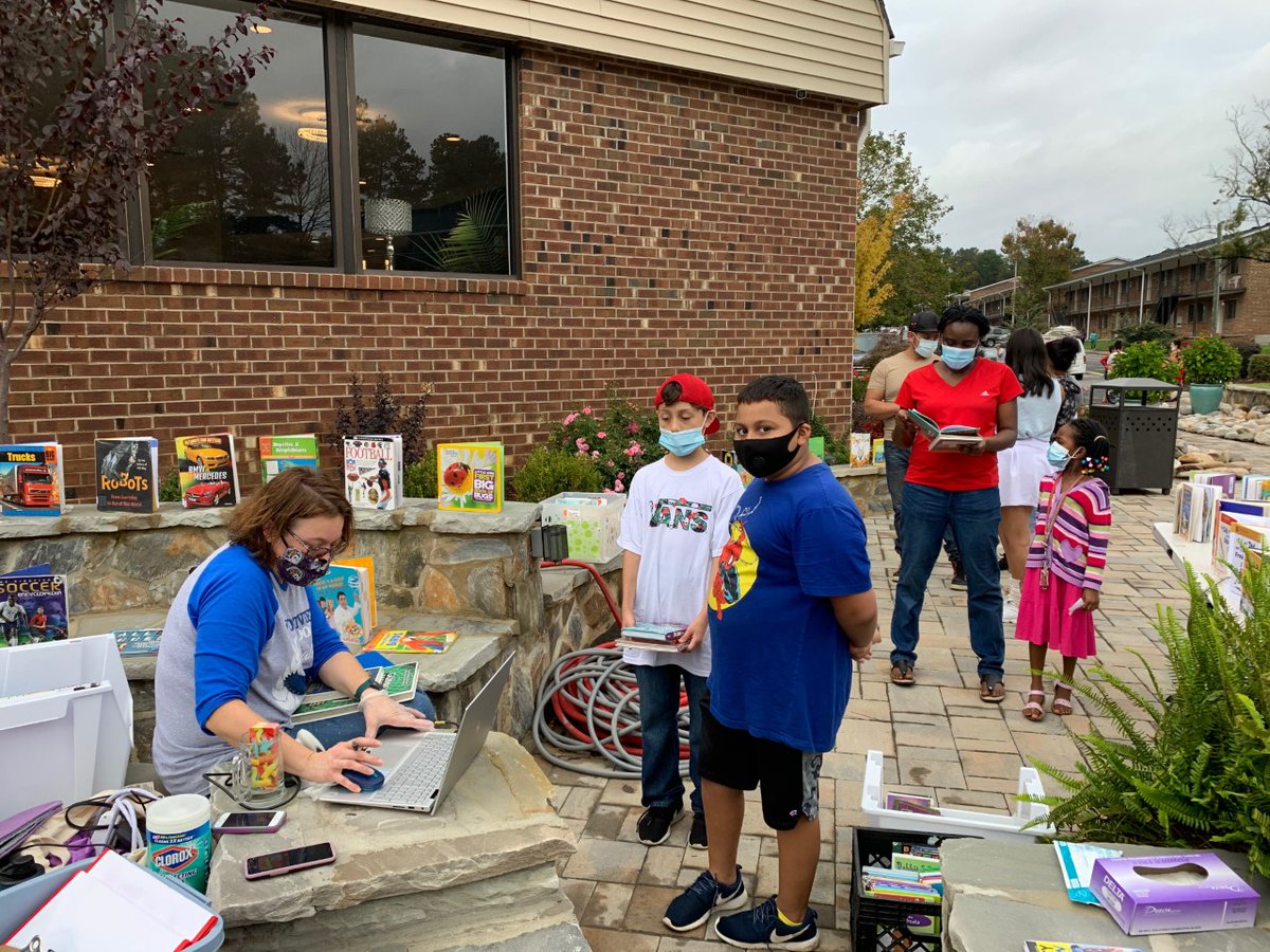 FVFalcons's tweet photo. We celebrated Wellness Wednesday by bringing the FV Bookmobile to Duke Manor!  #falconsSOAR @dpsnclibraries @pmubenga @DurhamPublicSch https://t.co/1ySKszzFJa