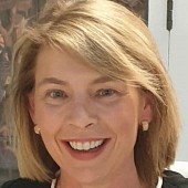 UCLTRO's tweet photo. We recently interviewed Prof Marie Scully about a TRO supported project exploring Plasma Exchange as a treatment for severe #COVID19 infection. The @lifearc1 funded phase 2 clinical trial is now starting to treat patients at @UCLHresearch. 

Read the blog: https://t.co/EHR8NoWpu5 https://t.co/gcfroFdSey