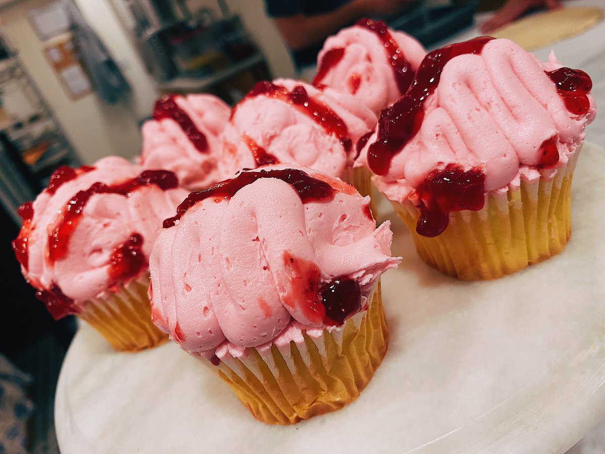 CameronFontana's tweet photo. Brains for breakfast! This morning we’re making fun Halloween desserts with Halloween Baking Championship finalist @AaronMClouse! @fox28columbus https://t.co/uJzAfWFI8Z