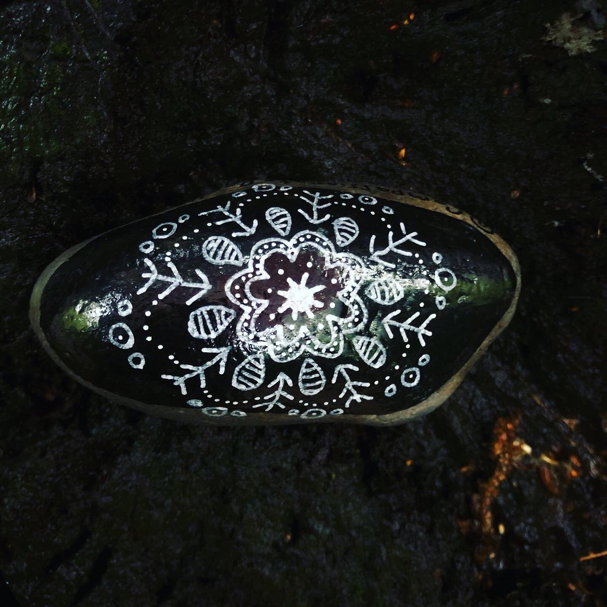 CompassionateRo's tweet image. Right now, you ARE enough.

Yep. You 💚.

#pebbleswithpurpose #compassionaterocks #compassionrocks #paintedrocks #365daysofcompassion #rockpainting #rockpaintings #kindnessrocks #kindnessmatters #paintedstones #youareenough #youarenotalone