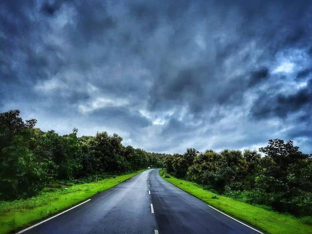 There comes . . . a longing never to travel again except on foot.
.
.
Shot on Phone📱
.
.
.
.
.
.
Credits  @i.m.shantanu1
WANT TO GET FEATURED ?
✔Follow us @indorenagari ✔Hashtag your photos &amp; Stories with : #indorenagari or tag us @indorenagari ✔Sit Back &amp; Enjoy the feat…