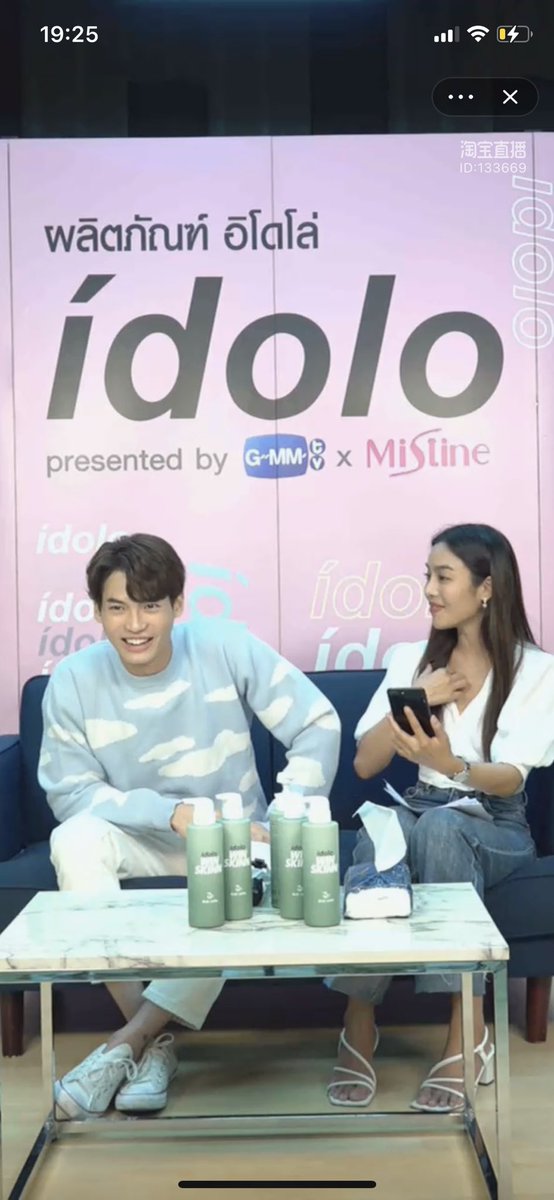 WinmetawinO's tweet photo. คนดูน้องเยอะมากเลยค้าบบบบ 👏🏻👏🏻💚💚 https://t.co/Xhkw2bm45H