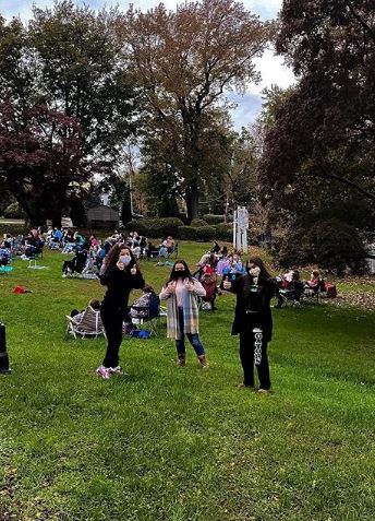 NDAStatenIsland's tweet photo. Last night, the High School students enjoyed a special showing of Scooby-Doo 2: Monsters Unleashed on the library lawn! Thank you to the Student Government members, faculty, staff, and Making Memorease for helping to set up and run the event. https://t.co/ldbemk330E