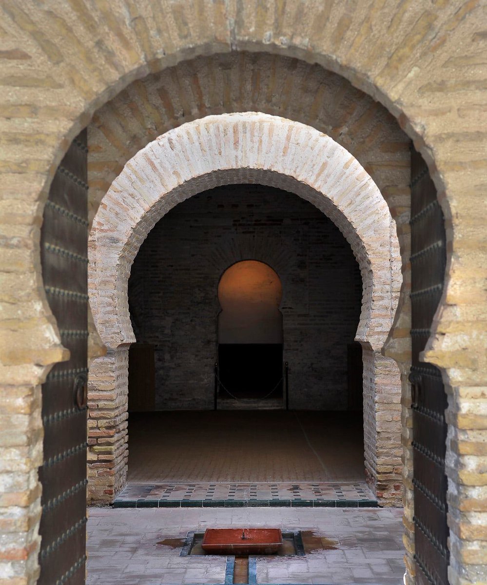 TurismoJerez's tweet photo. Jornada Puertas Abiertas al Conjunto Monumental Alcázar de Jerez. DÍA MUNDIAL DEL ENOTURISMO
Domingo 8 Noviembre 
Aforo limitado
Actividad gratuita
12.00 a 14.00 h. Los Vinos de Jerez dan la bienvenida al Alcázar de Jerez por gentileza de @RutaVinoyBrandy 
https://t.co/GGSbRTJuuI https://t.co/XhJpOmQqvt