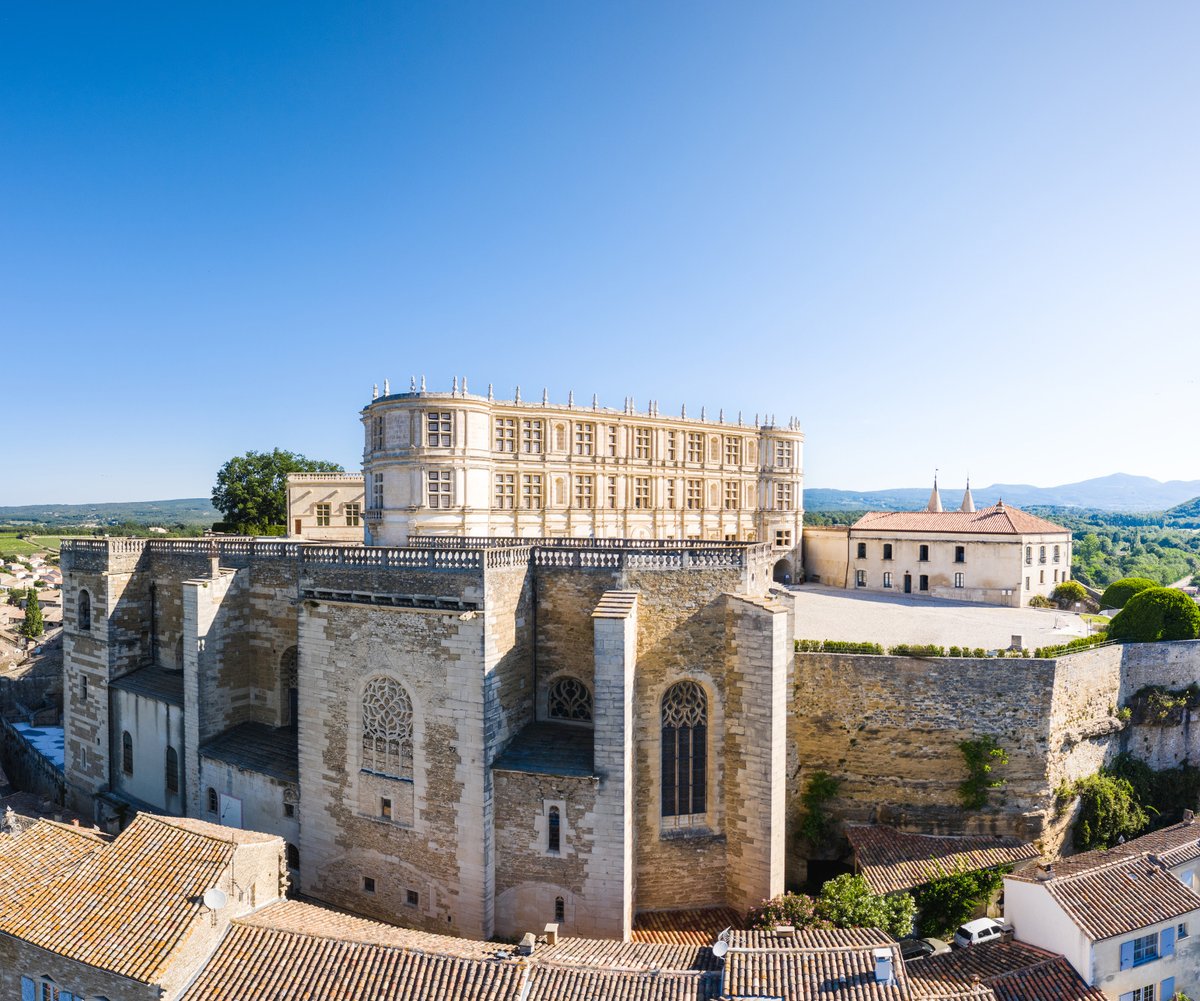 Les châteaux de la Drôme fermeront leurs portes à partir du vendredi 30 octobre jusqu'au 1 décembre. 
Tous les événements de la programmation culturelle sont annulés pendant cette période.
Prenez soin de vous ! 💪🏰