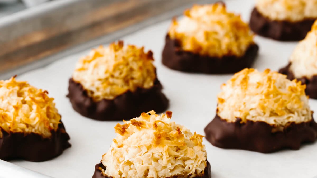 Coconut Macaroons rplg.co/9a153550

#coconutmacaroons #coconut #macaroons