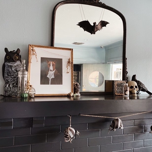 Wear a costume, get a FREE MAC! 🦇💀👻⁠  Each table that comes in costume gets a complimentary order of Mac N' Cheetos ALL WEEK LONG 🎃

Our covered patio is HEATED too ⁠🔥
⁠
〰️〰️⁠
⁠
Outdoor patio dining is OPEN with proper social distancing protocols