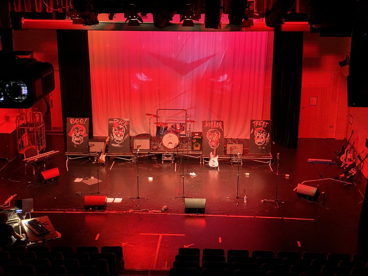 All set up and ready for our Spooktacular Showcase! Streaming live from 18:00 👻🦇🎃 <a href="/sunderlandcol/">Sunderland College</a> <a href="/SunCollArts/">Sunderland College Creative Arts</a>  estream.sunderlandcollege.ac.uk/view.aspx?e=BE…