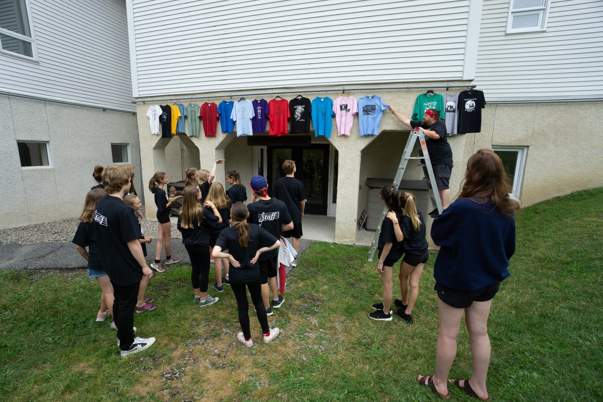 manartsc's tweet photo. The Manotick Arts Camp has a long and colorful history.  We hope you'll come be a part of it!
#art #camp #ottawa #classes https://t.co/t5q4OeflIM