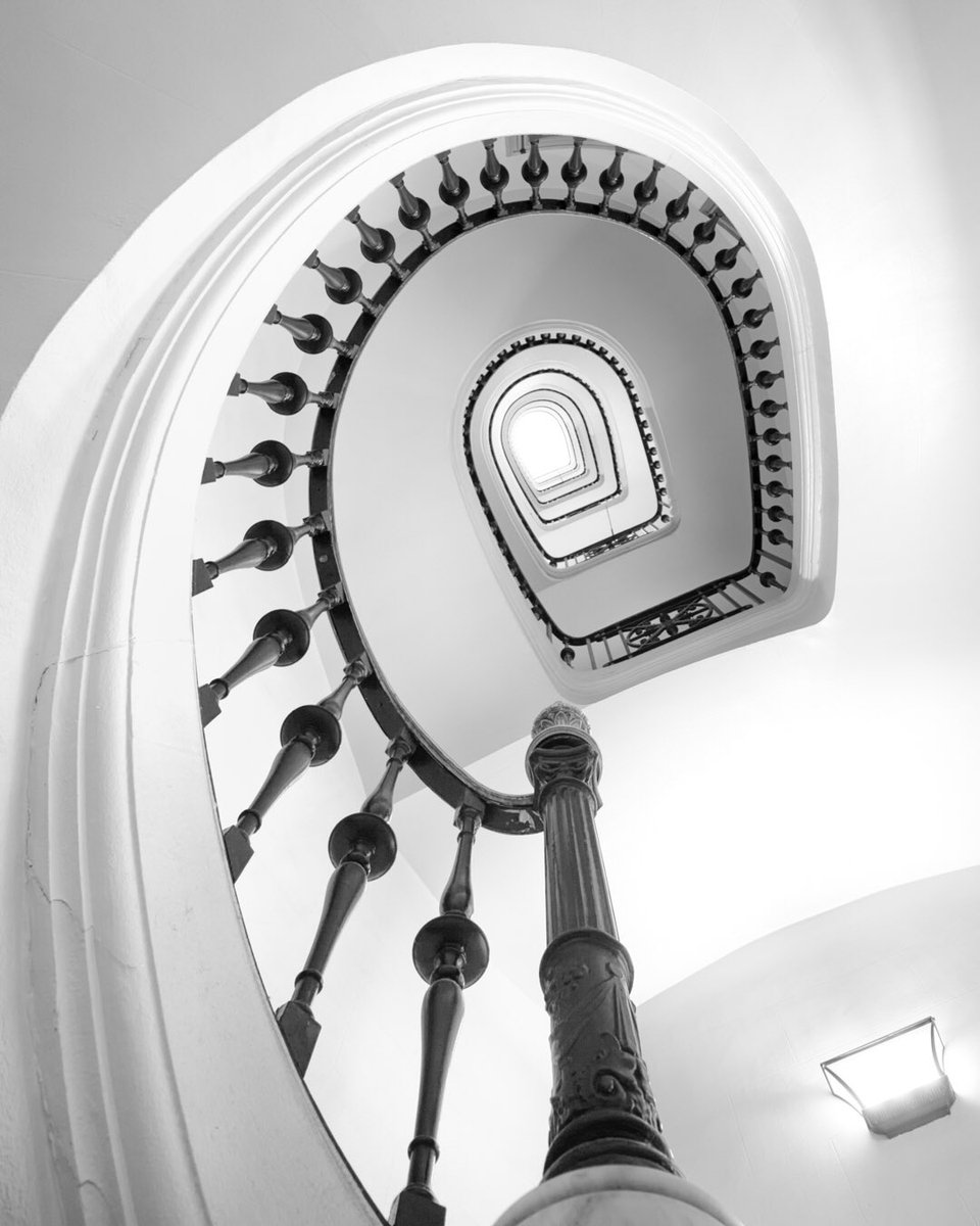 marcoramaNL's tweet photo. @londonviewpts @TraverseEvents @Spain_inUK Totally agree! I can’t wait to visit Spain again! Here are some of my favorite spiral staircases 😎#SpainMemories #visitspain #architecture https://t.co/qfBWLyqPkf