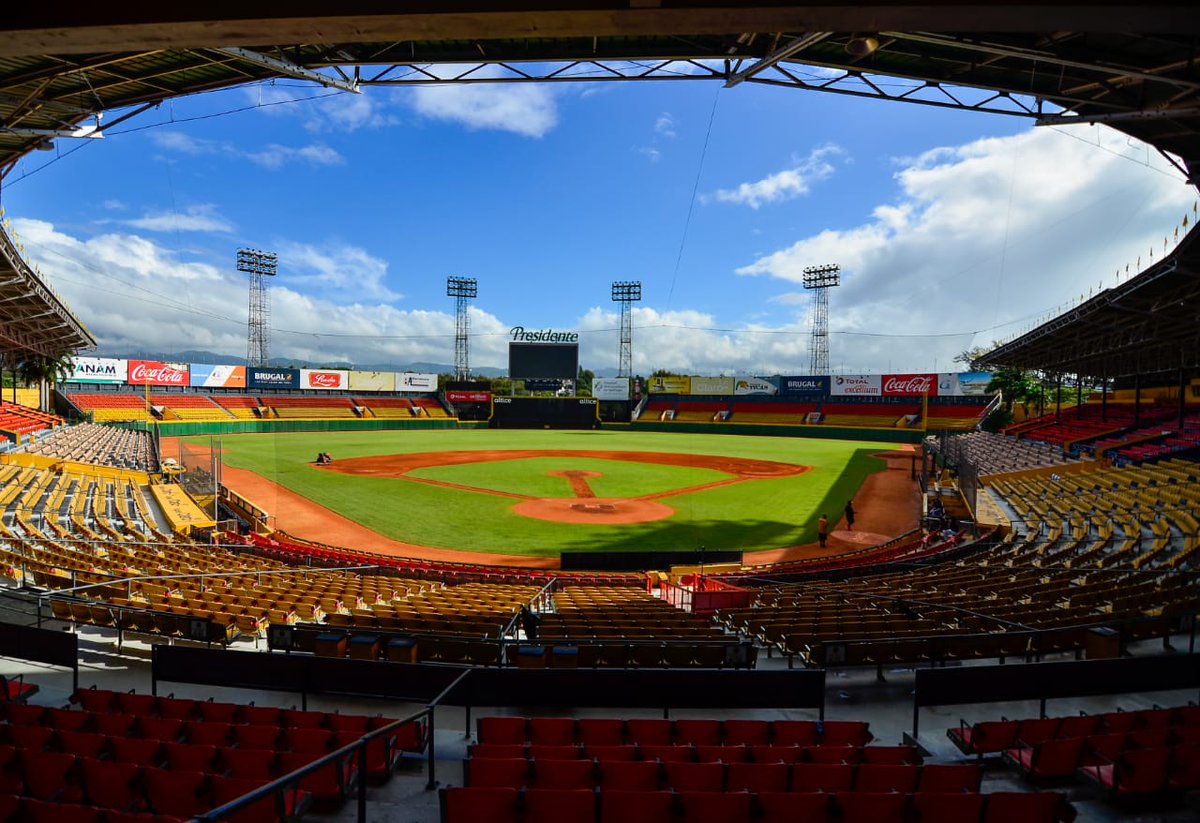 aguilascibaenas's tweet photo. ¿Qué les parece?

#ASeguirVolando https://t.co/nyOGUaT3mZ