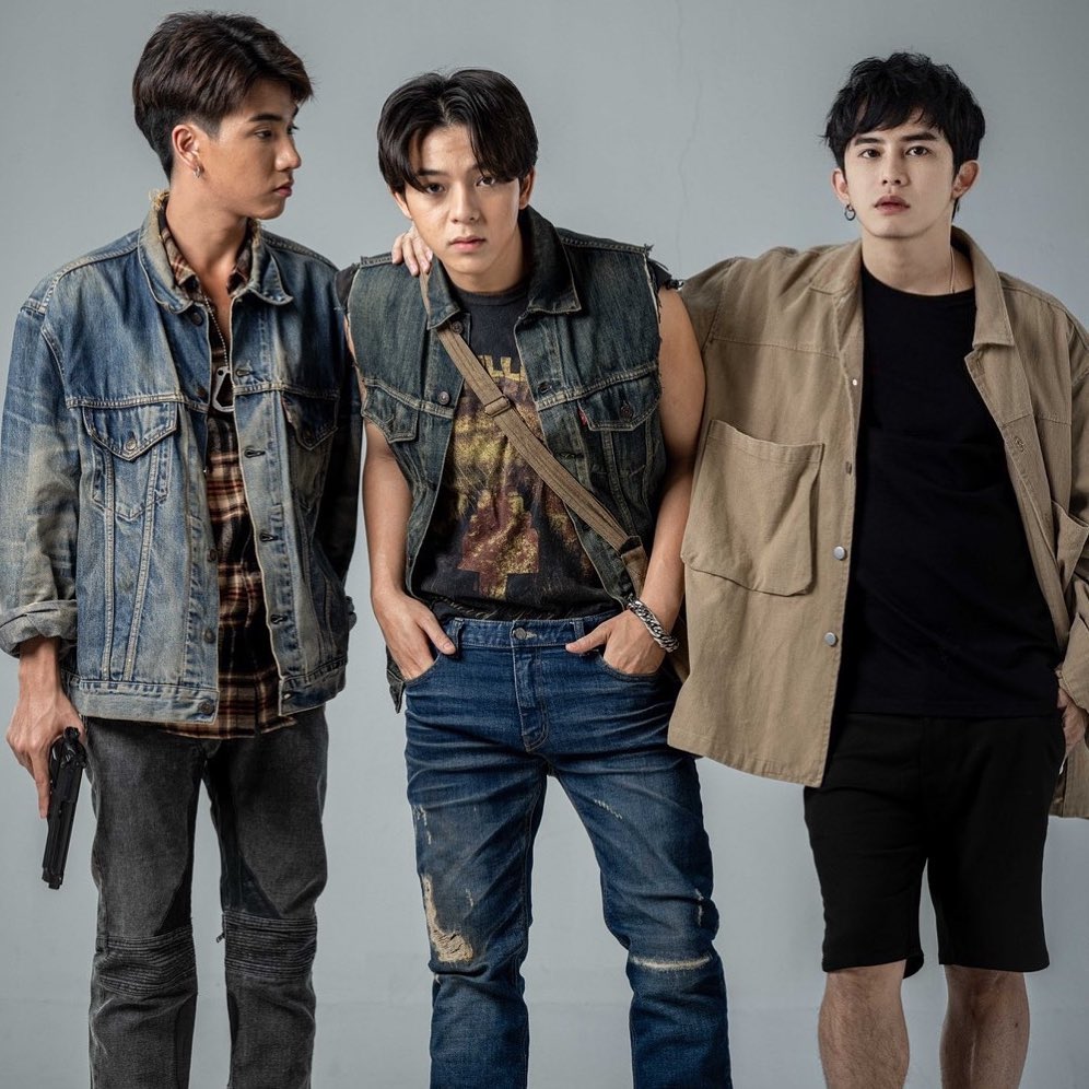 NotiBLOficial's tweet photo. 🚨Perth y Bass JUNTOS🚨
El director Poj Arnon, publicó estas imágenes con Bass y Perth para un proyecto propio que se llamará "Let The World Know I Love You"
❗Este no se ejecuta porque está en la busca de inversores económicos❗
Pd: Ya estoy shipeando #BassPerth 😍
#BL #LBC https://t.co/Fdgg88bnZm