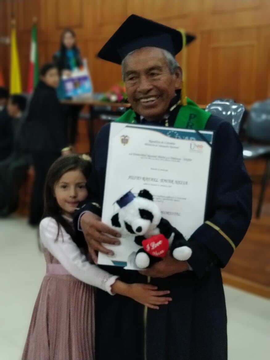 #TalentoUNADISTA ¡La UNAD es para todos!🤩
Justo Rafael Tovar, el ingeniero que demuestra que la edad no es obstáculo para cumplir los sueños.👨🏽‍🎓
Conoce más de esta increíble historia👉🏼 bit.ly/37QI7y6