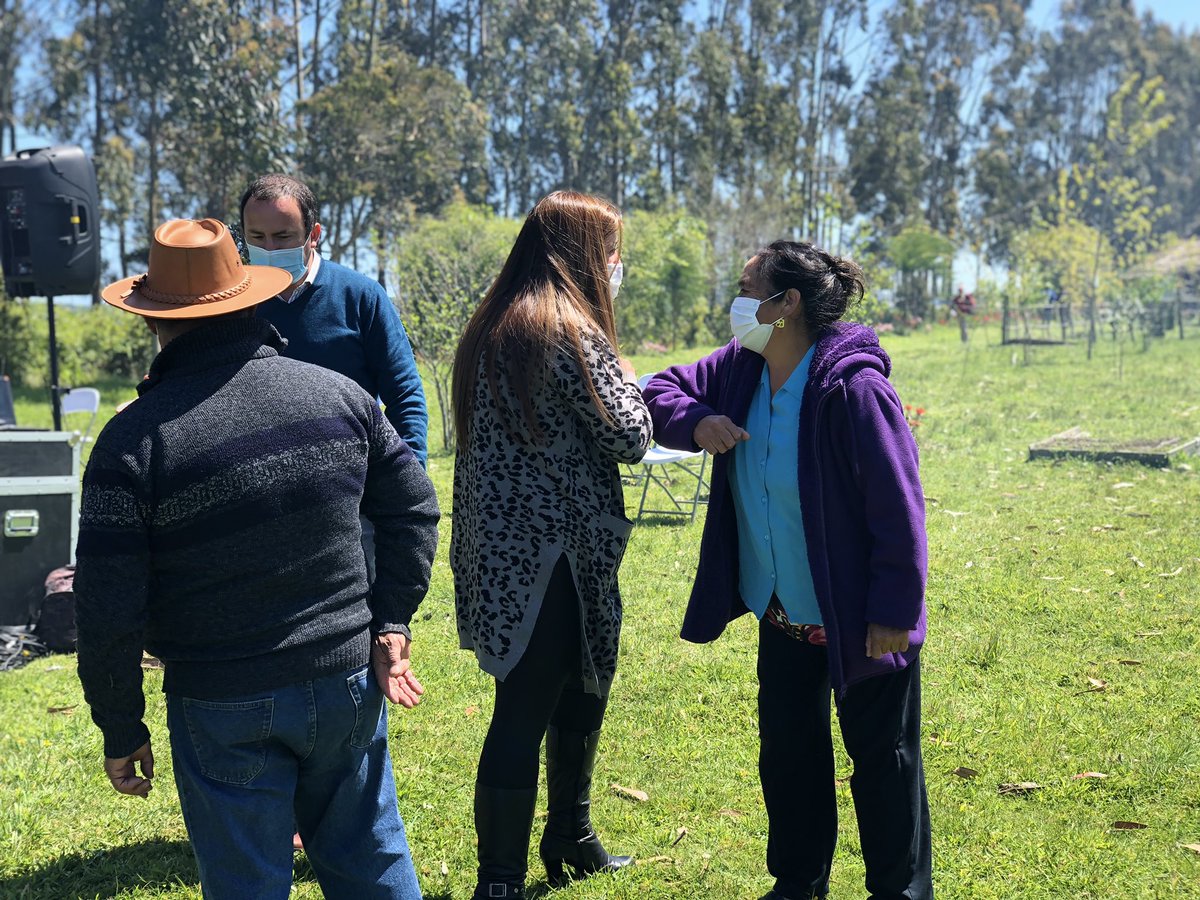 FosisAraucania's tweet photo. Nos trasladamos a Toltén viejo junto al alcalde Guillermo Martínez para participar en la ceremonia de inicio de compras del Sindicato de trabajadores independientes, pescadores artesanales y recreativos Lafquenches beneficiados con el programa Yo Emprendo Grupal FNDR. https://t.co/DM9IsVUr9B