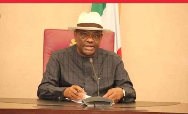DiobuZone_PH's tweet photo. #EndMilitaryBrutality
#EndNigeriaNowtoEndSARS
#EndNEPA
Obigbo currently under Nigeria military attack. Many people including women have been killed as am typing. Ezenwo Nyesom Nwaike should be held responsible!
@GovWike ,the gov of Rivers state must be tried ! @IntlCrimCourt https://t.co/trOVxluEkL