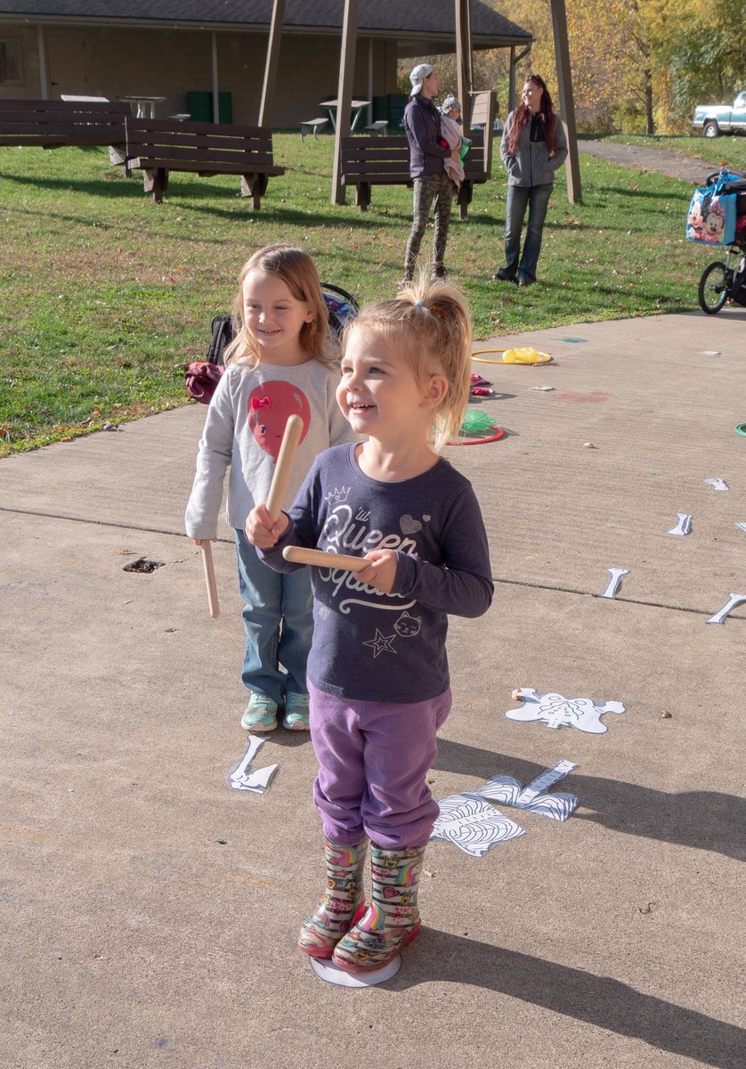 pplmedia's tweet photo. Do you have a Little Mover &amp; Shaker?
Join Mrs. Liz on Thursdays @ 10:30 am at the Young Amphitheater in Centennial Park for a jumping, dancing, twirling good time! #ppl #littlemoversandshakers @plymouthpark https://t.co/2Nw7vgYsEp