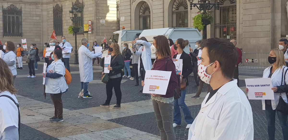 Avui a la concentració #endefensadelasanitatpública, #elcovidmatalesretalladesrematen