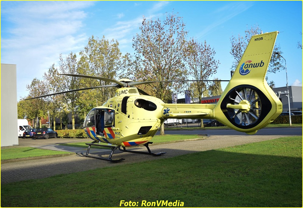 Fietsster zwaargewond bij aanrijding op rotonde in Doetinchem ..