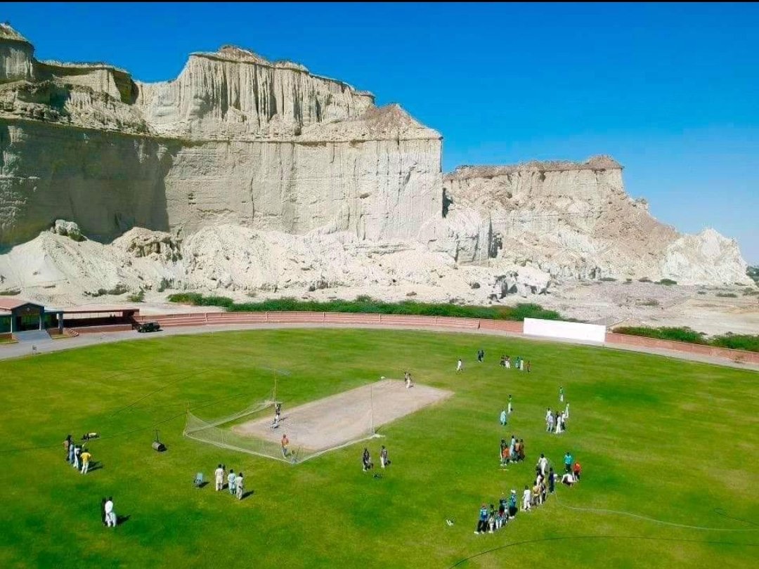 jam_kamal's tweet photo. Can be one of the best scenic #Cricket stadiums in the world...

#Gwader cricket stadium https://t.co/XfiGbKCnbT