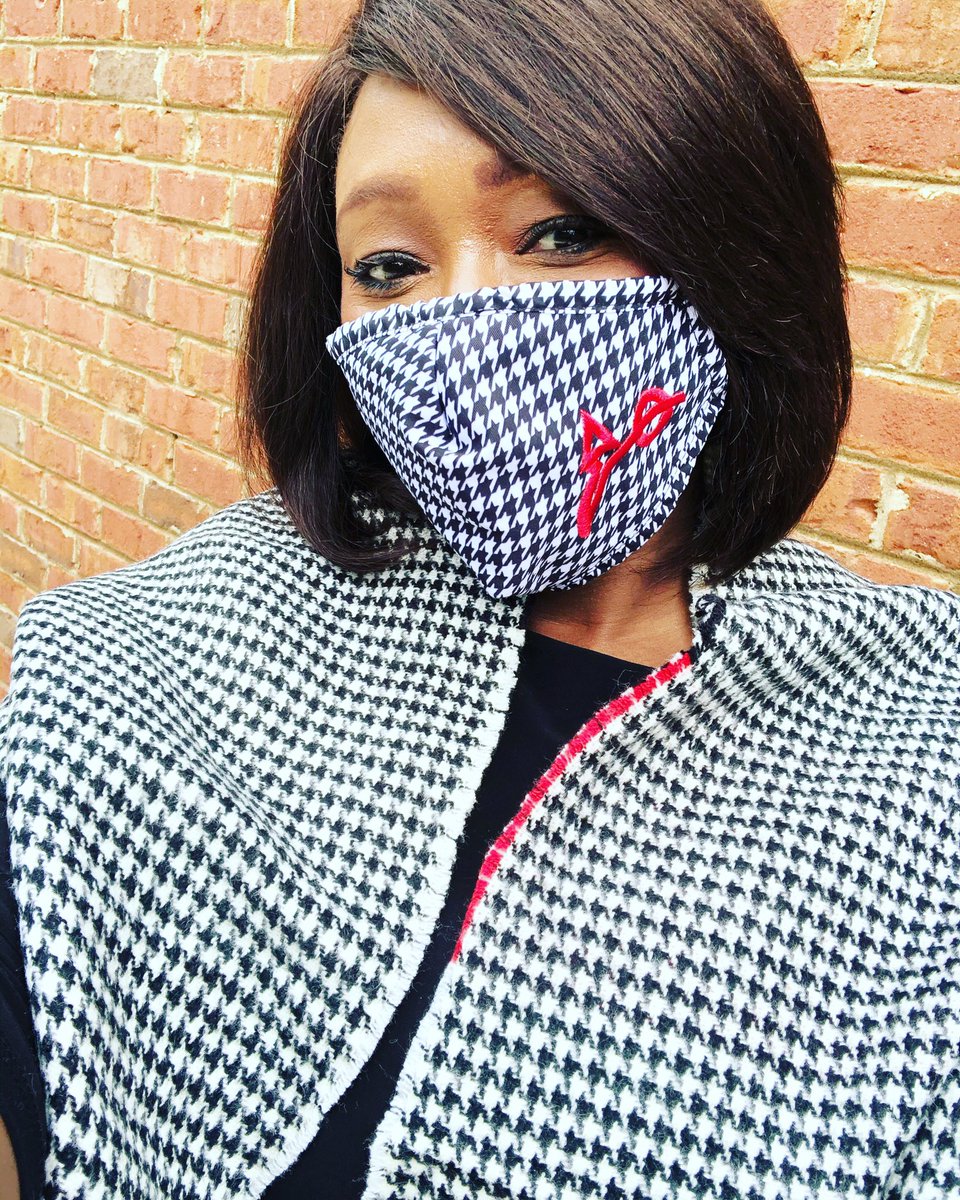 OctaviaNews's tweet photo. Cold weather is on the way... may finally get to wear my matching houndstooth scarf and face mask!!! Thanks Dear Delta!!! 🔺🐘❤️ @deardelta1913 #DeltaBox #DeltaStyle #DeltaSwag #LoveMyDST #JoyInOurSisterhood https://t.co/zCT4yeD04Z
