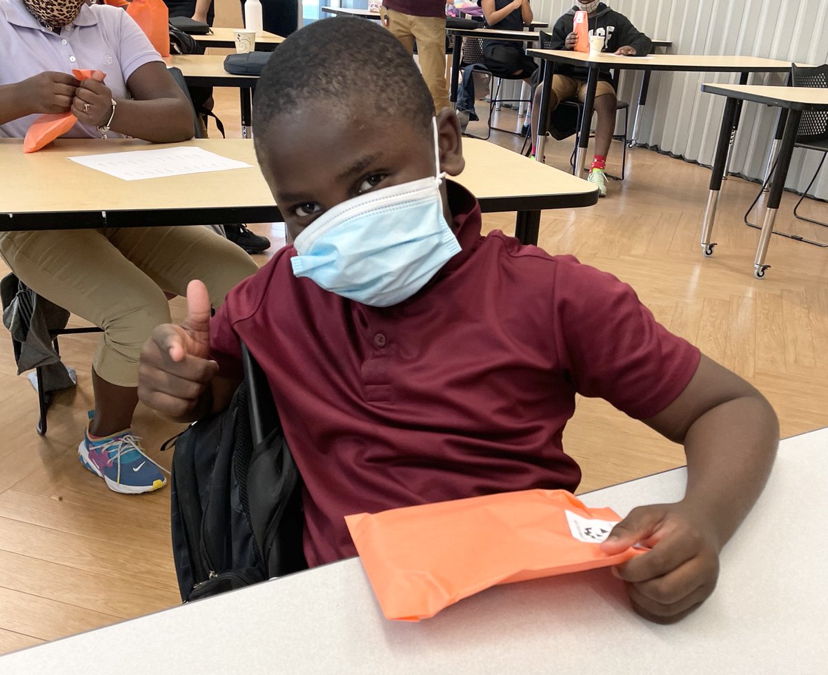 GPNaples's tweet photo. Our spirits got a little higher thanks to the ladies at @NaplesJuniors. Your goodie bags we're a halloween hit! Thank you so much for bringing more joy to our day! #TheGracePlaceWay https://t.co/d5eQFw7nqX