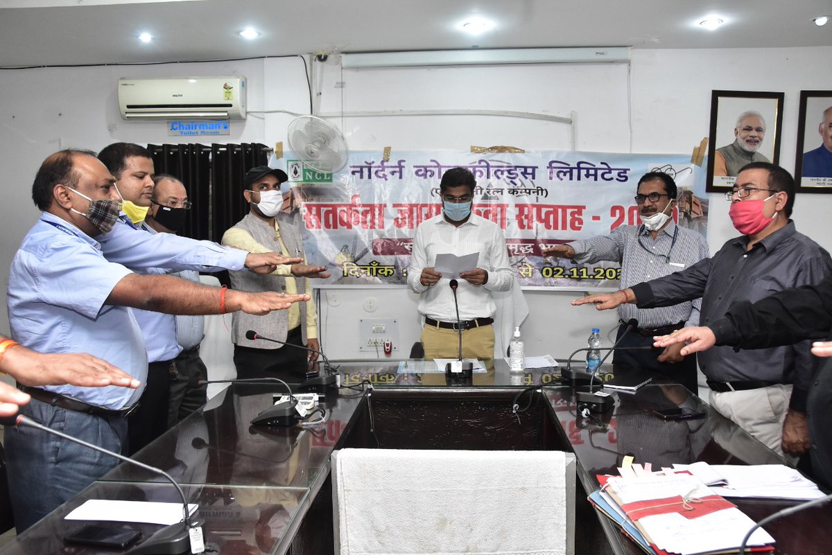 NCL_SINGRAULI's tweet photo. NCL Vigilance Team organised the awareness outreach program at DM Office Waidhan in ongoing VAW 2020 on Thursday. Collector Singrauli alongwith other district officials took Integrity pledge. Masks and sanitizers were also handed over during the programme in the wake of COVID. https://t.co/yyLrkMnZRO